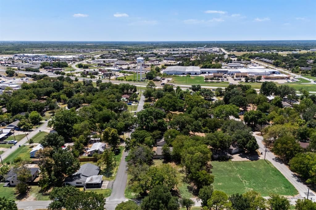 1702 S Clay Street, Kaufman, TX 75142