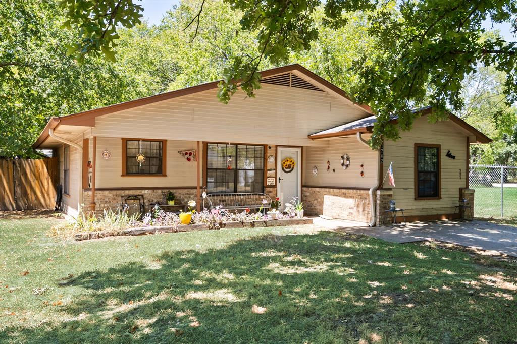 1702 S Clay Street, Kaufman, TX 75142