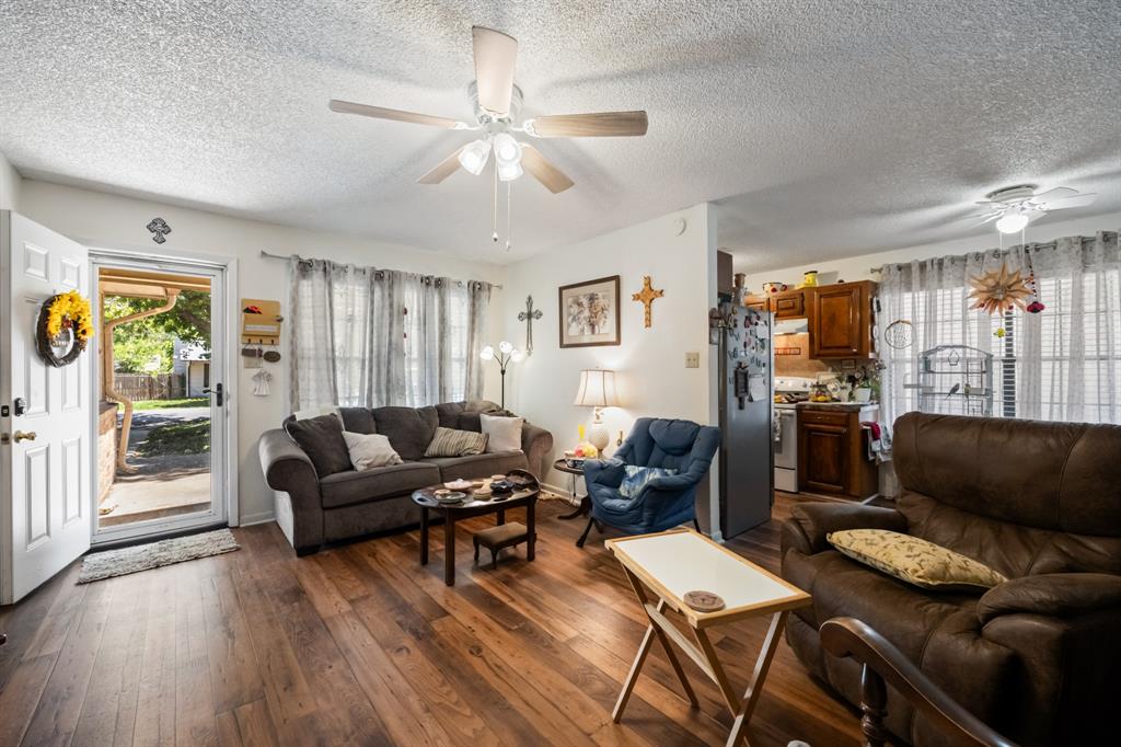 1702 S Clay Street, Kaufman, TX 75142