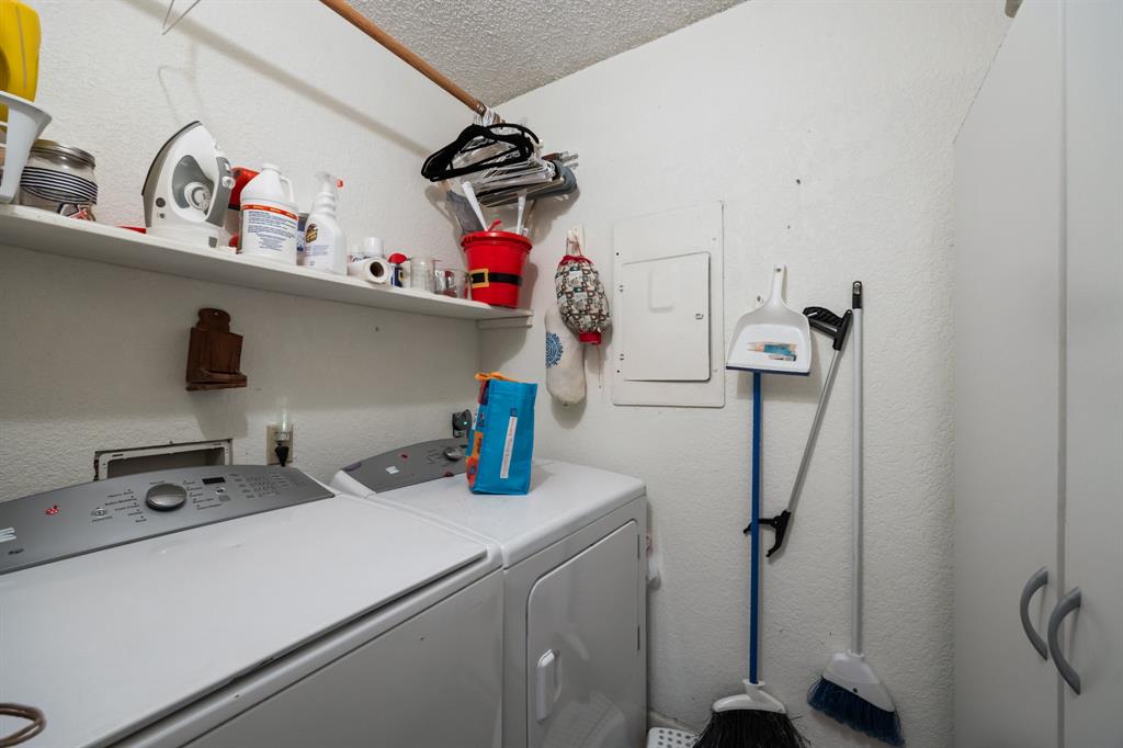 1702 S Clay Street, Kaufman, TX 75142