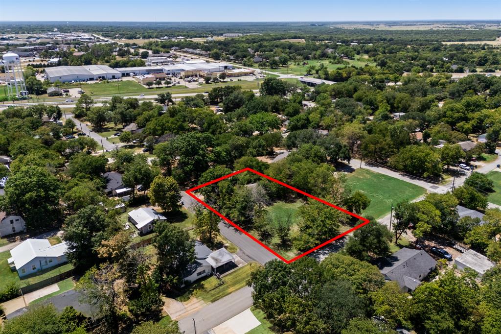 1702 S Clay Street, Kaufman, TX 75142