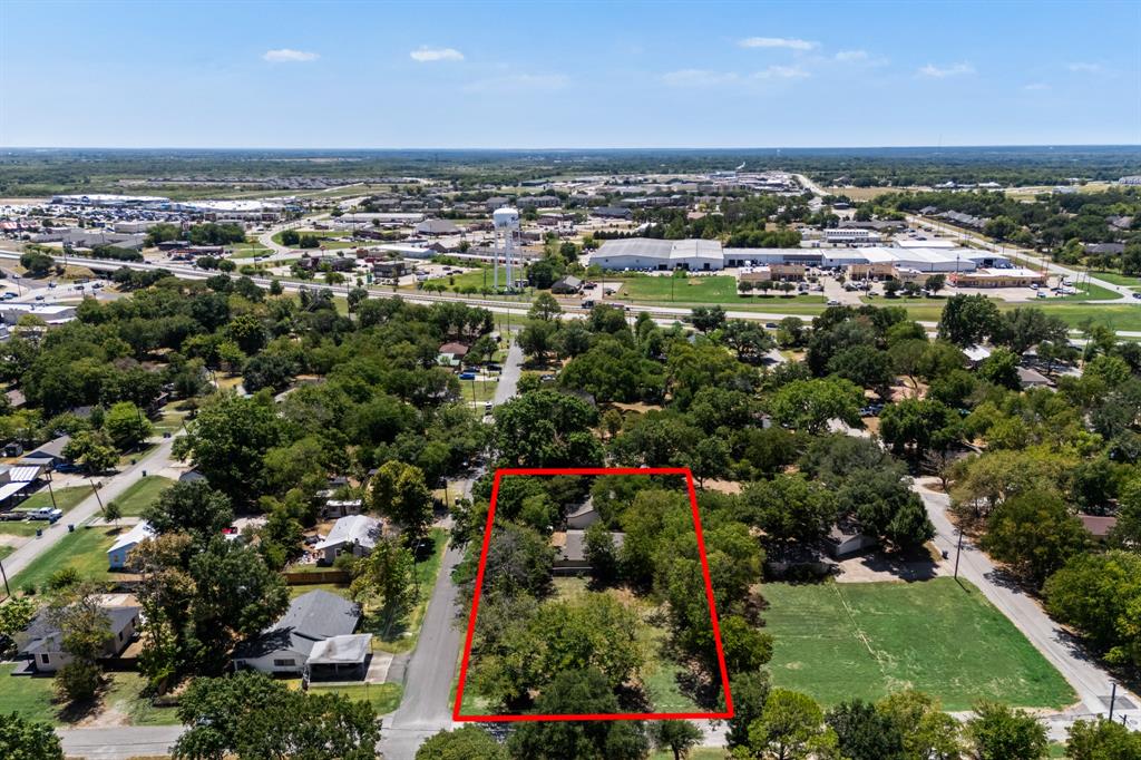 1702 S Clay Street, Kaufman, TX 75142