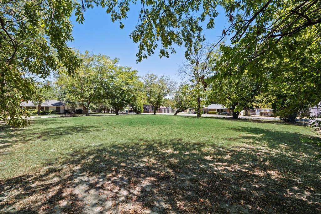 1702 S Clay Street, Kaufman, TX 75142