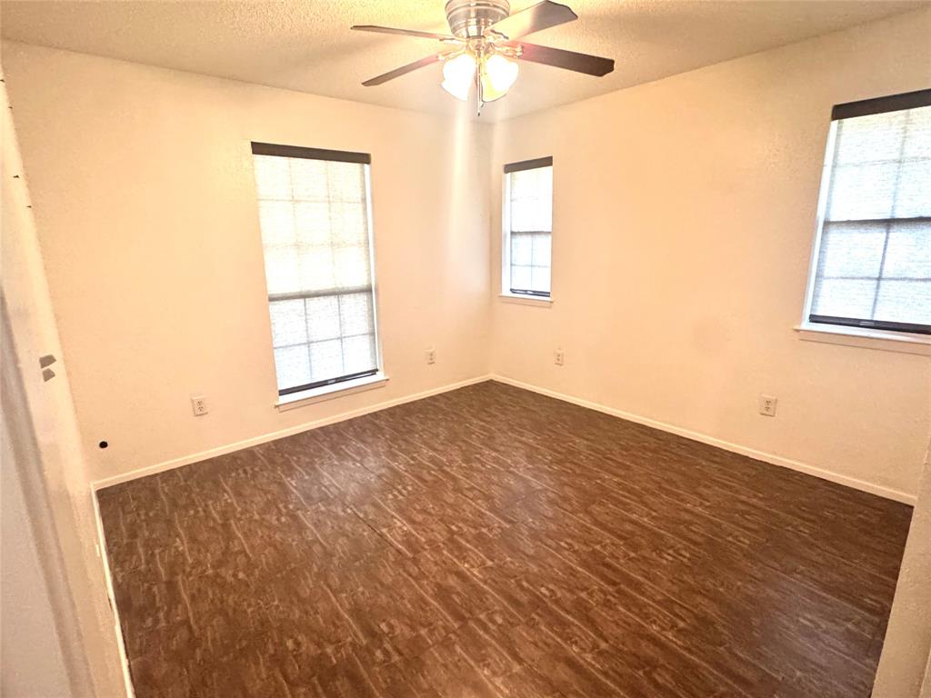 112 Lakeway Lane, Gun Barrel City, TX 75156