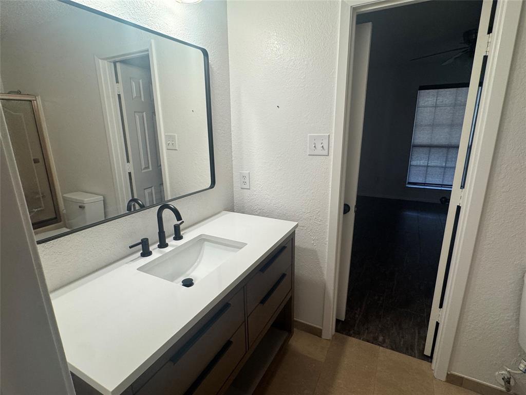 112 Lakeway Lane, Gun Barrel City, TX 75156