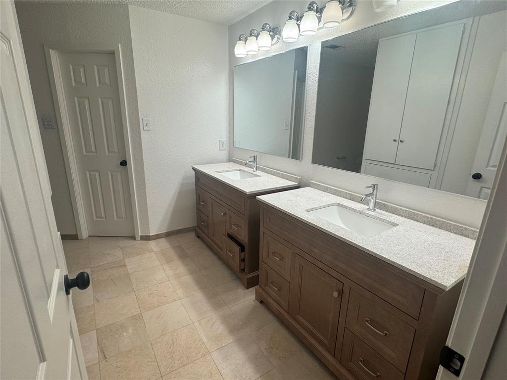 112 Lakeway Lane, Gun Barrel City, TX 75156