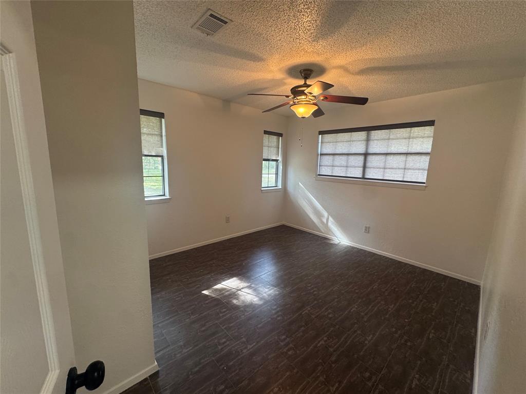 112 Lakeway Lane, Gun Barrel City, TX 75156