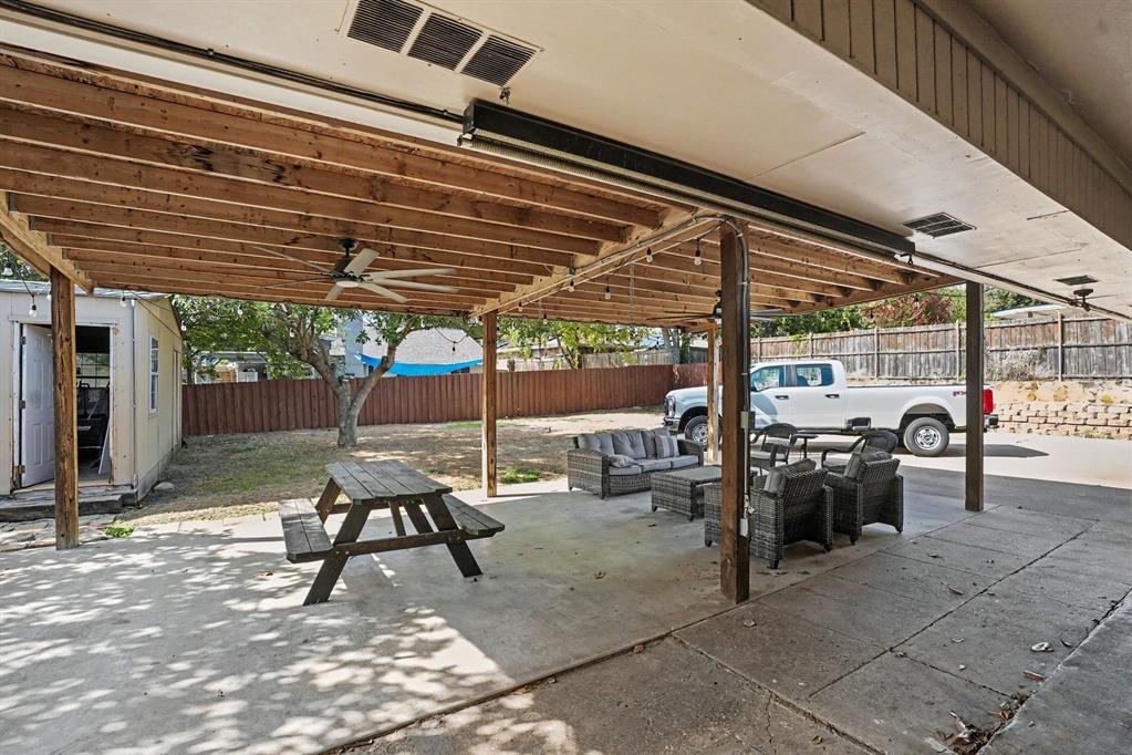 1813 E Terrace Street, Grand Prairie, TX 75050