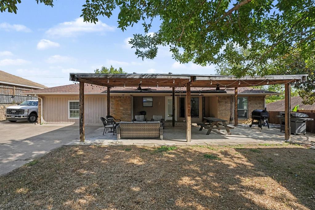 1813 E Terrace Street, Grand Prairie, TX 75050