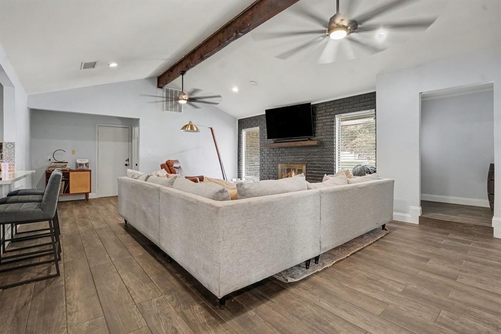 1813 E Terrace Street, Grand Prairie, TX 75050
