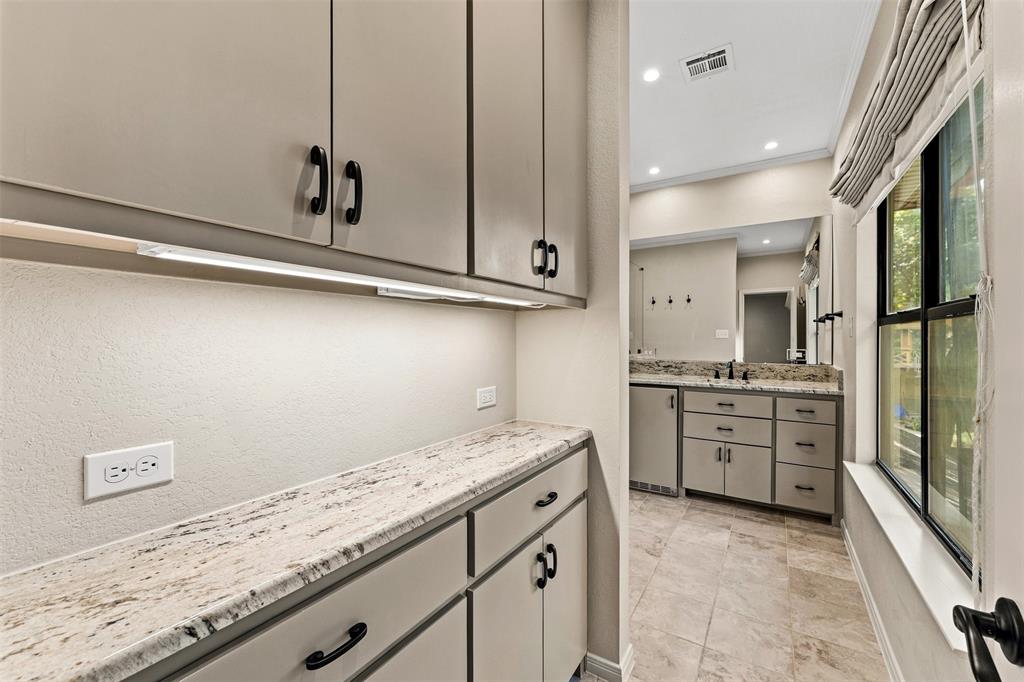 5015 Meadow Wood Drive, Waco, TX 76710