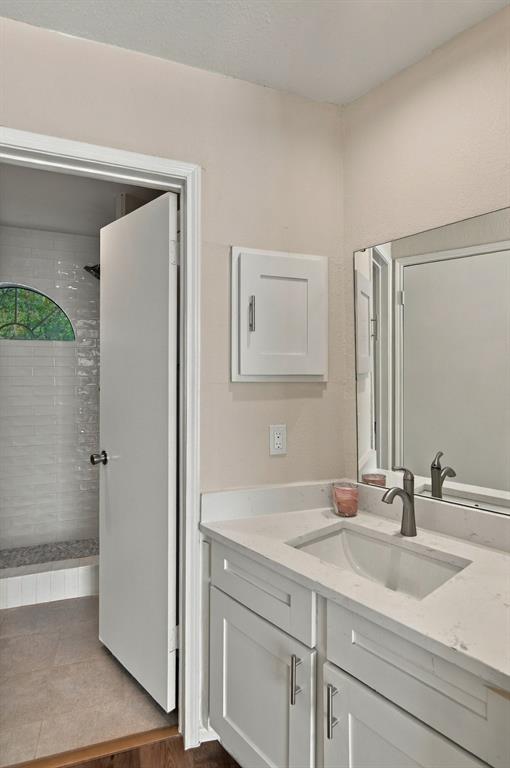 700 Bel Aire Crest, Irving, TX 75061