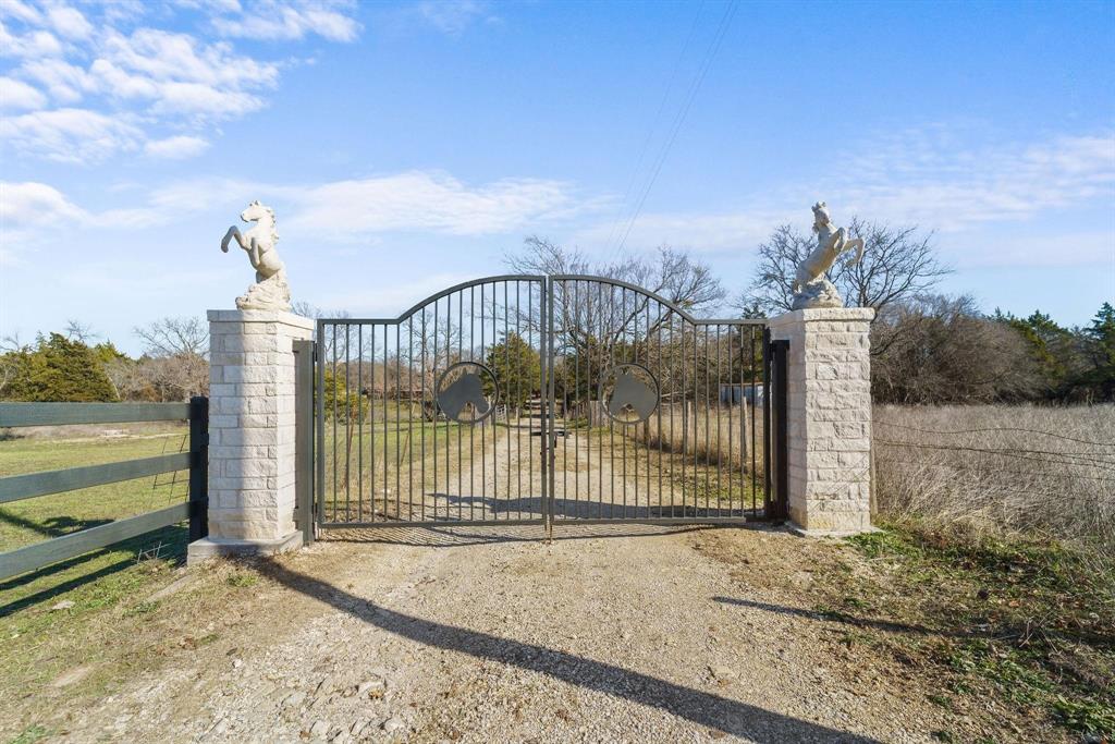 1006 S Clark Road, Cedar Hill, TX 75104 1006 S Clark Road, Cedar Hill, TX 75104