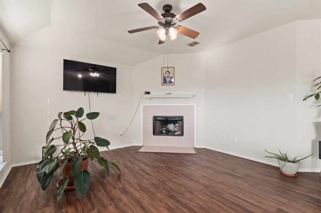 1024 Cove Hollow Drive, Cedar Hill, TX 75104