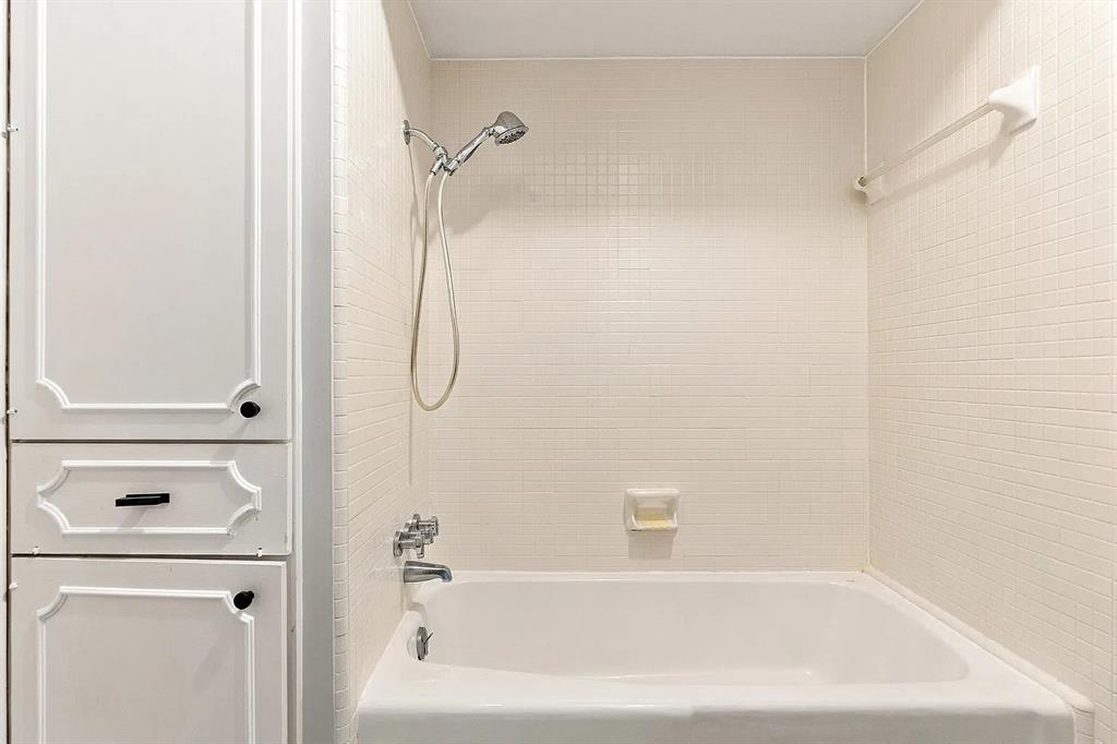 4015 Myerwood Lane, Dallas, TX 75244