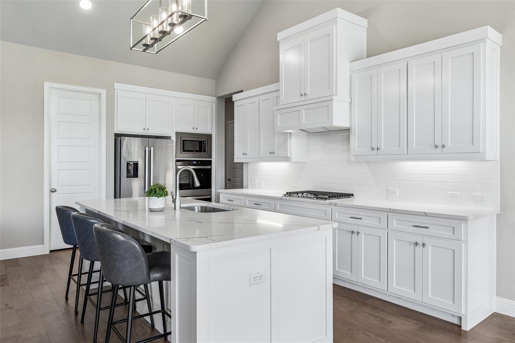 How could you not fall in love with that kitchen!