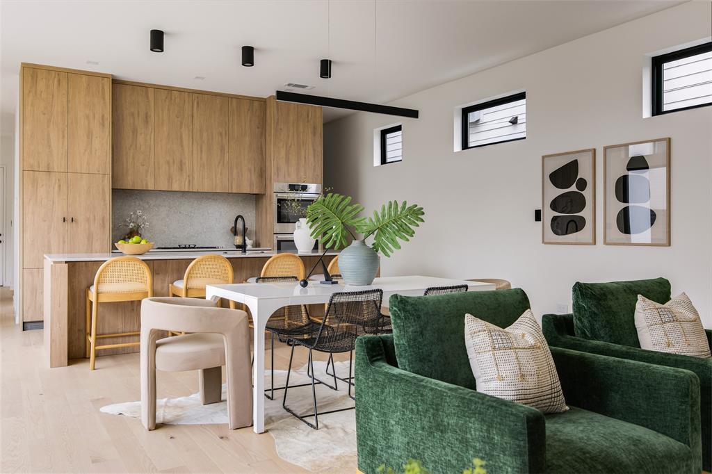 Kitchen & Dining Kitchen & Dining