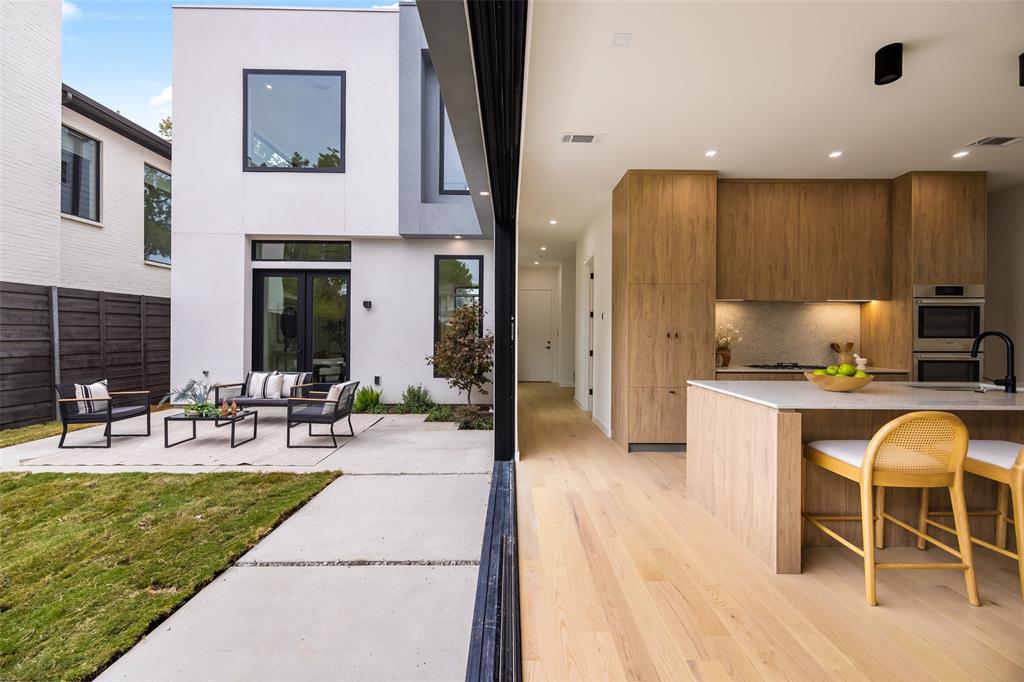 Indoor - Outdoor Living! Indoor - Outdoor Living!