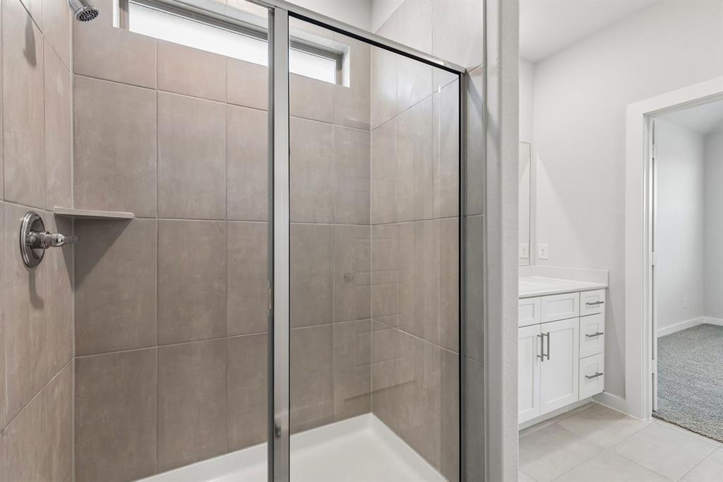 Primary Bathroom in the Cypress home plan - REPRESENTATIVE PHOTO