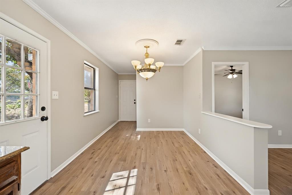 2367 Royal Drive E, Chandler, TX 75758