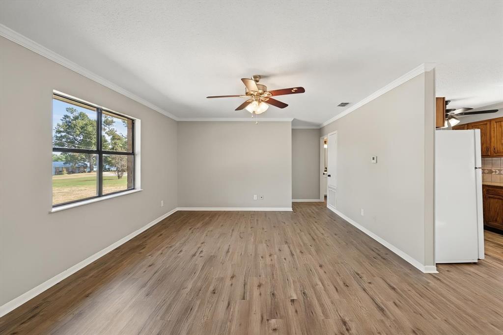2367 Royal Drive E, Chandler, TX 75758 2367 Royal Drive E, Chandler, TX 75758