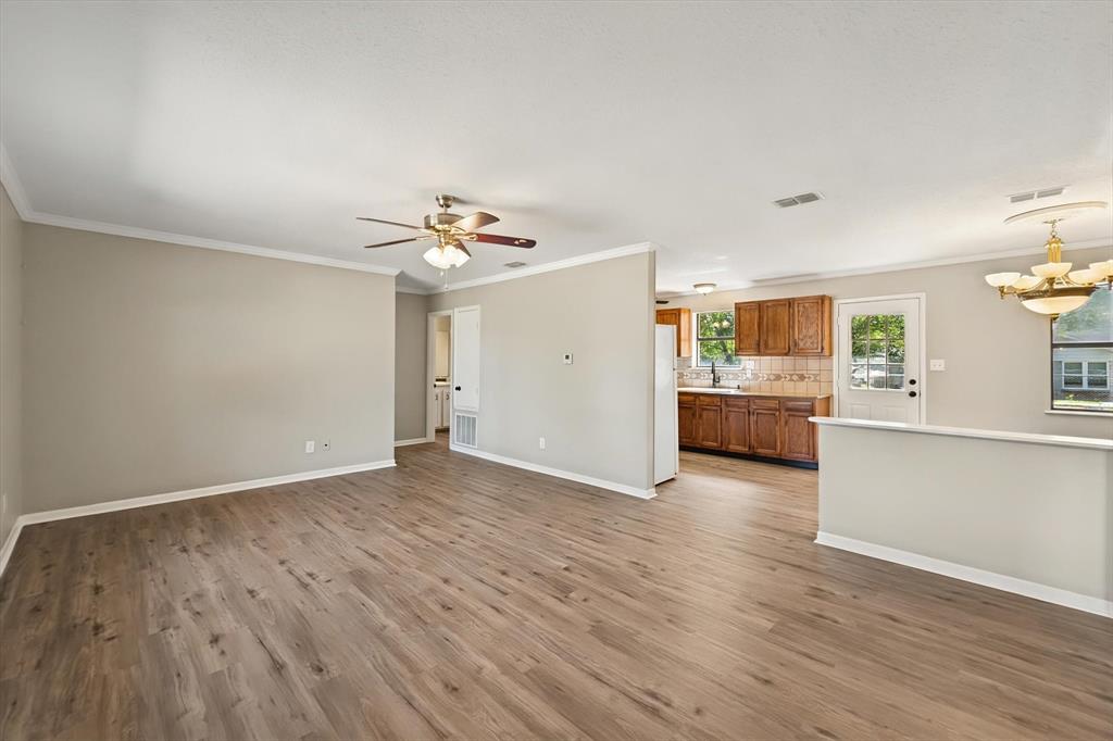 2367 Royal Drive E, Chandler, TX 75758 2367 Royal Drive E, Chandler, TX 75758