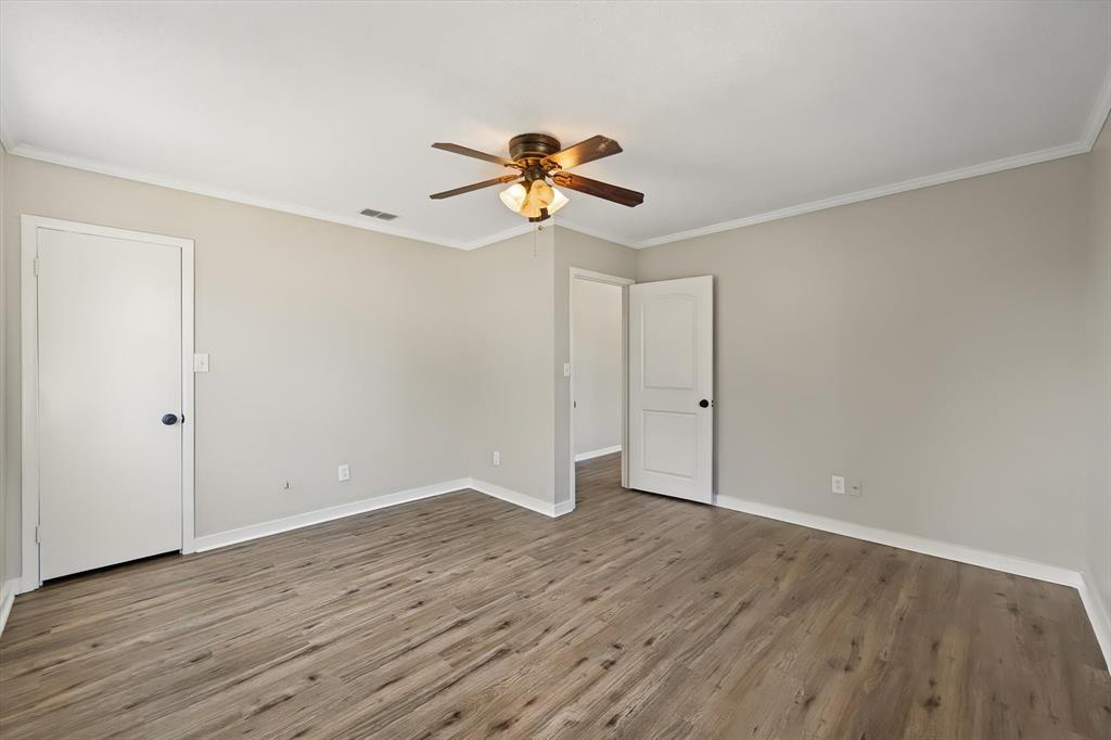 2367 Royal Drive E, Chandler, TX 75758