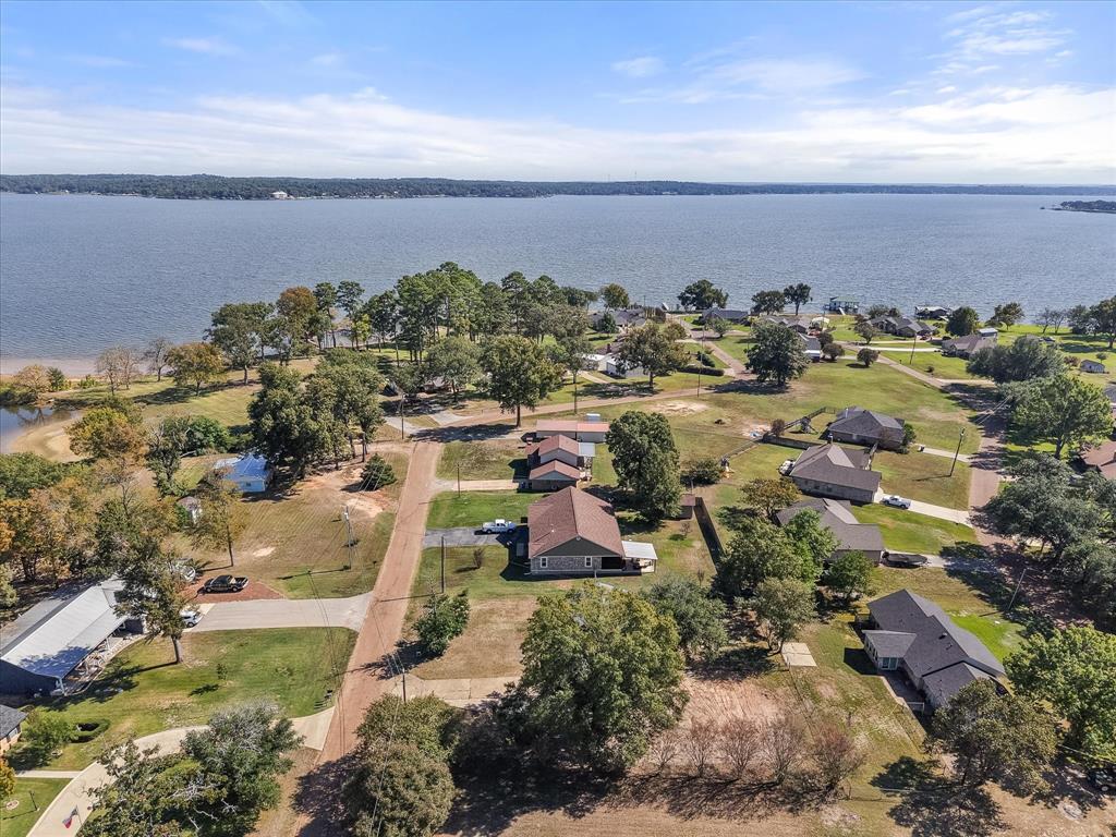 2367 Royal Drive E, Chandler, TX 75758 2367 Royal Drive E, Chandler, TX 75758