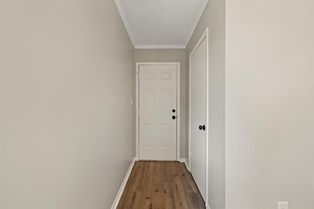 2367 Royal Drive E, Chandler, TX 75758