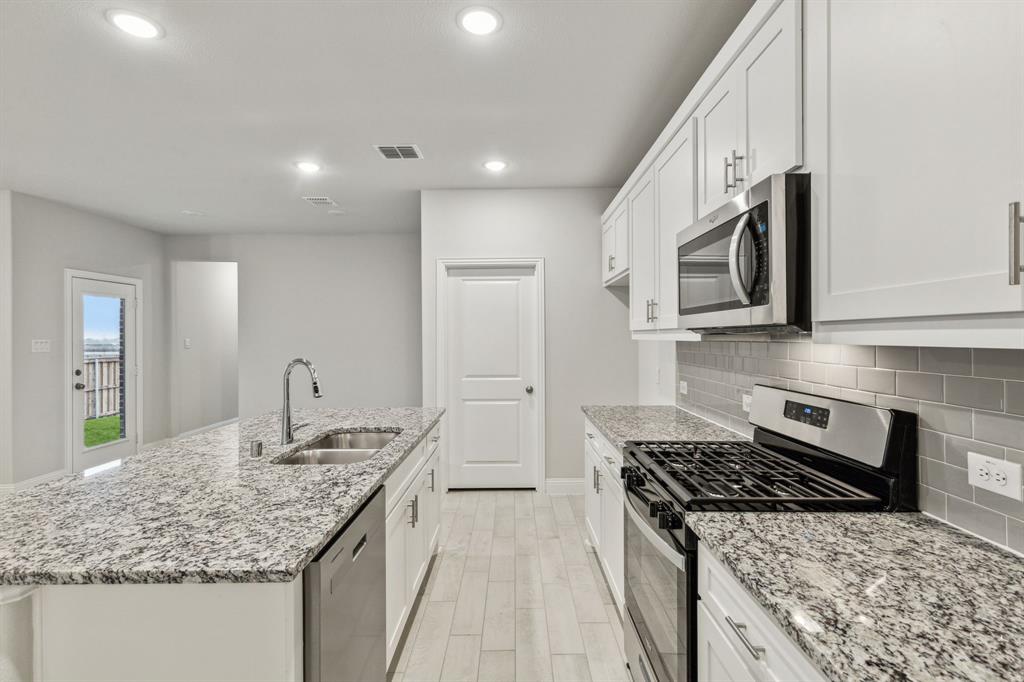 901 Portina Drive, Anna, TX 75409