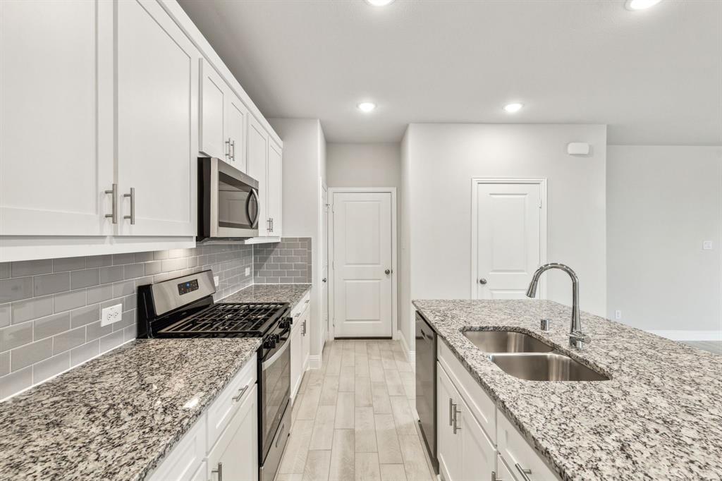 901 Portina Drive, Anna, TX 75409