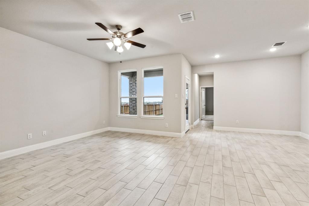 901 Portina Drive, Anna, TX 75409