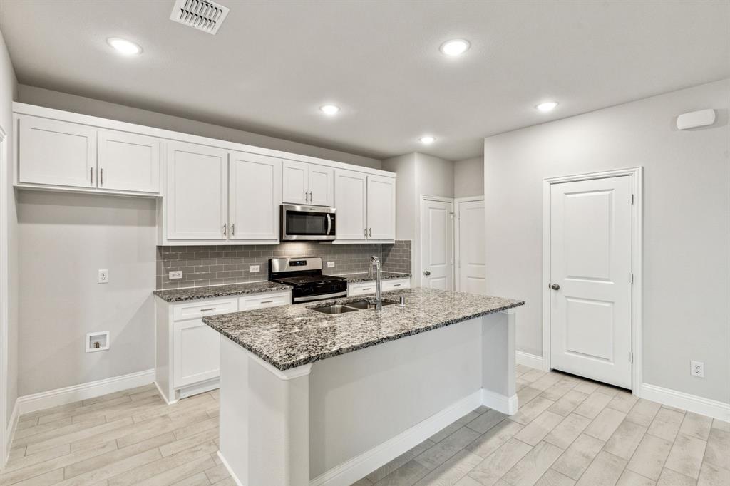 901 Portina Drive, Anna, TX 75409