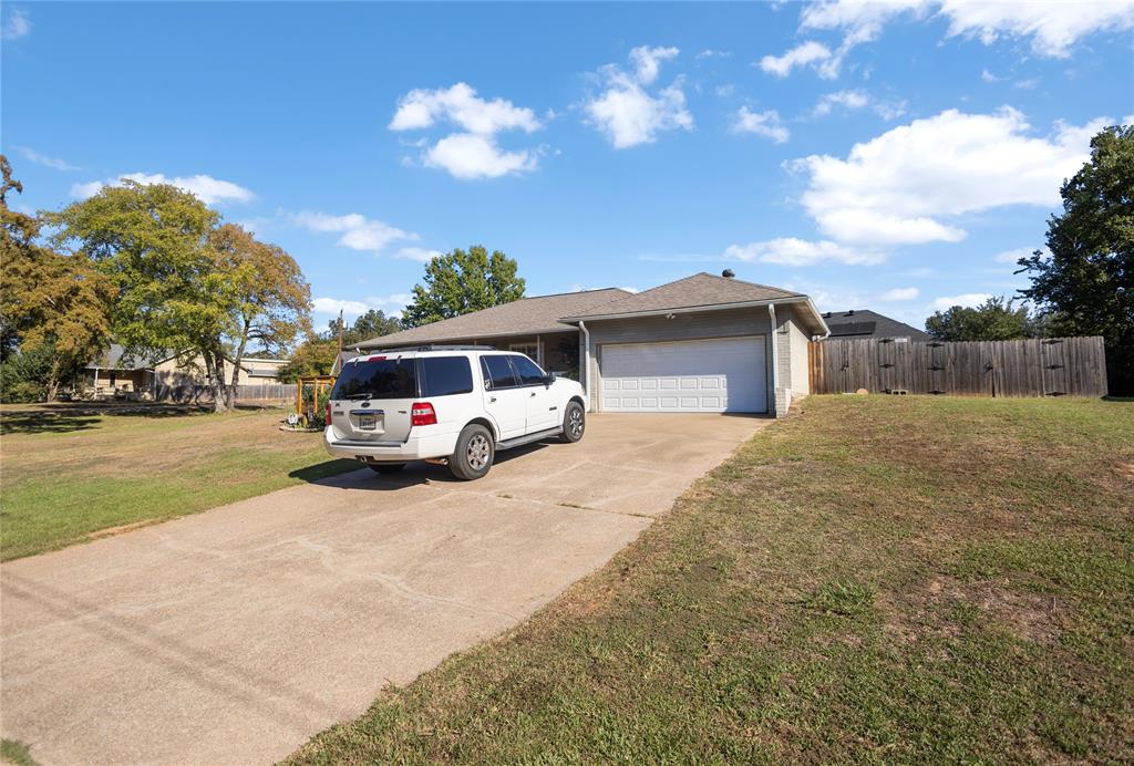 15573 Lakeside Drive, Bullard, TX 75757 15573 Lakeside Drive, Bullard, TX 75757