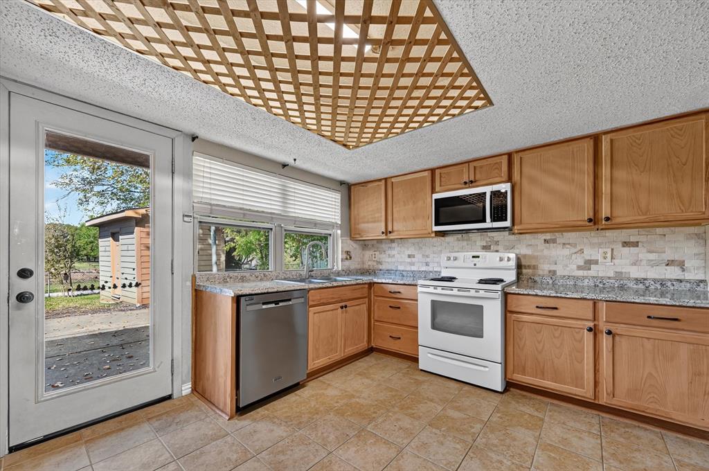 3717 18th Street, Plano, TX 75074