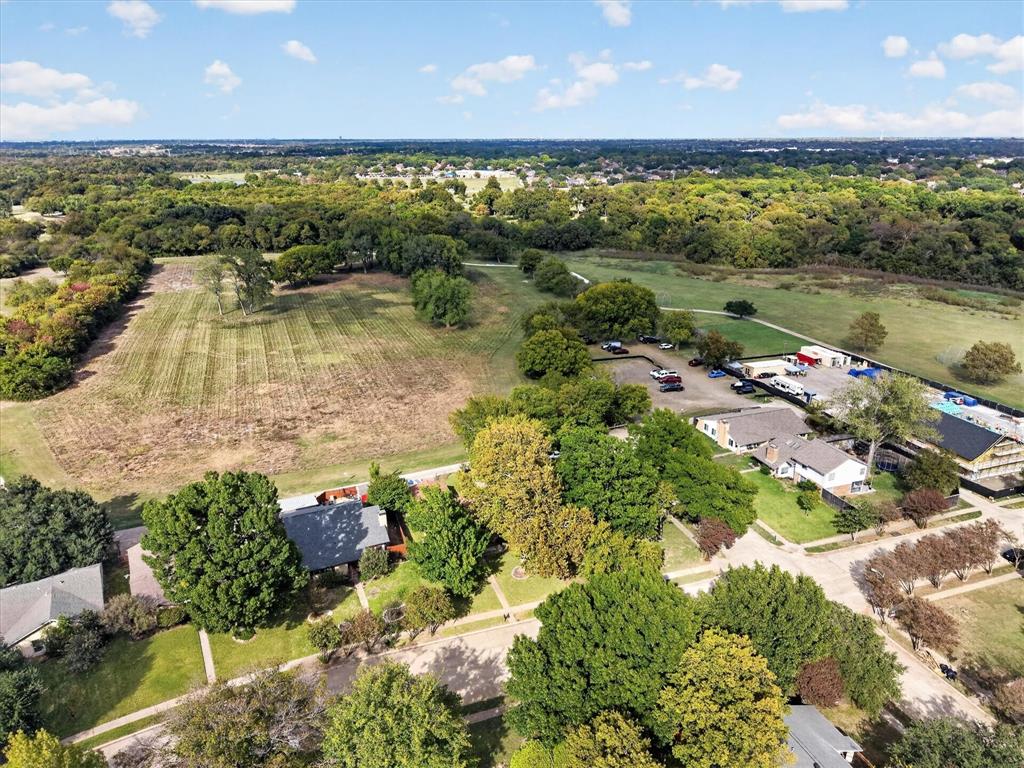 Home backs to Bob Woodruff park