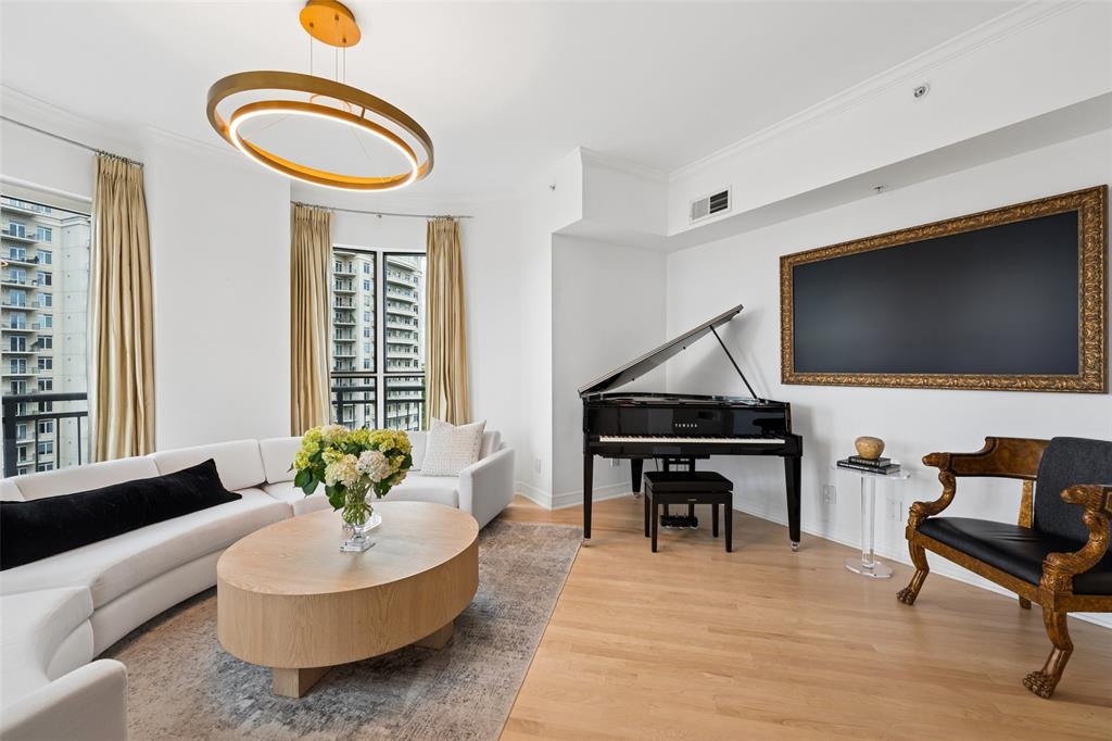 3401 Lee Parkway, #1008, Dallas, TX 75219 3401 Lee Parkway, #1008, Dallas, TX 75219
