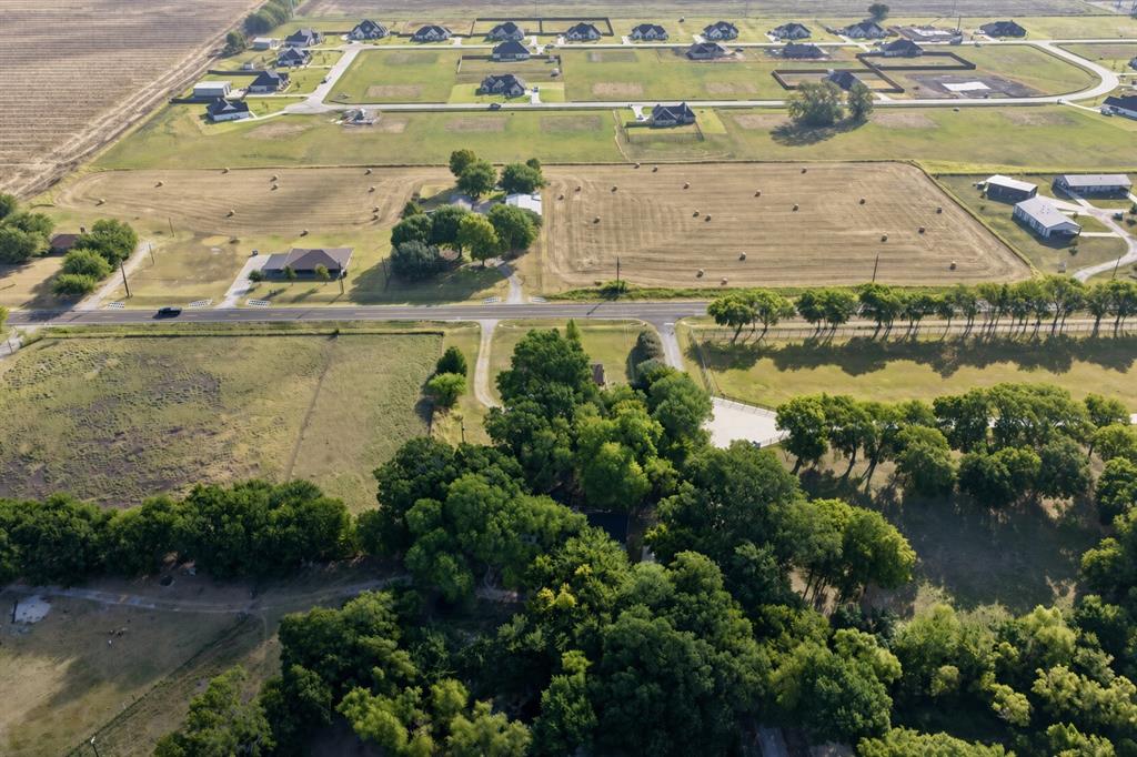2411 W Fm 813, Palmer, TX 75152 2411 W Fm 813, Palmer, TX 75152