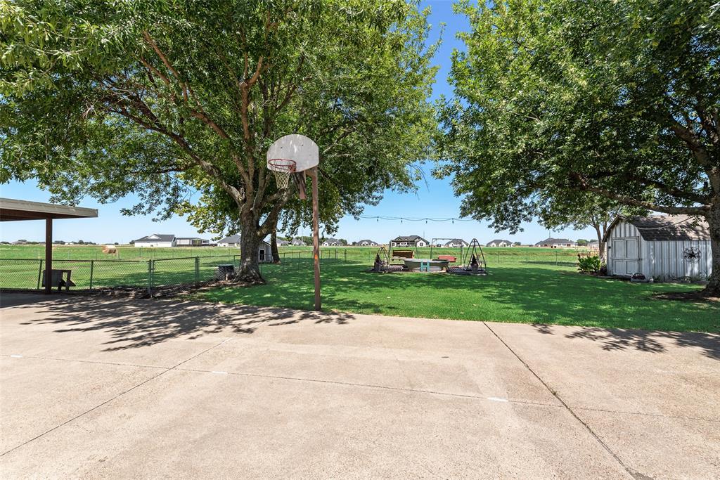 2411 W Fm 813, Palmer, TX 75152