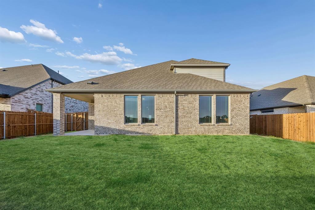 Covered Patio in the Wimbledon home plan – REPRESENTATIVE PHOTO