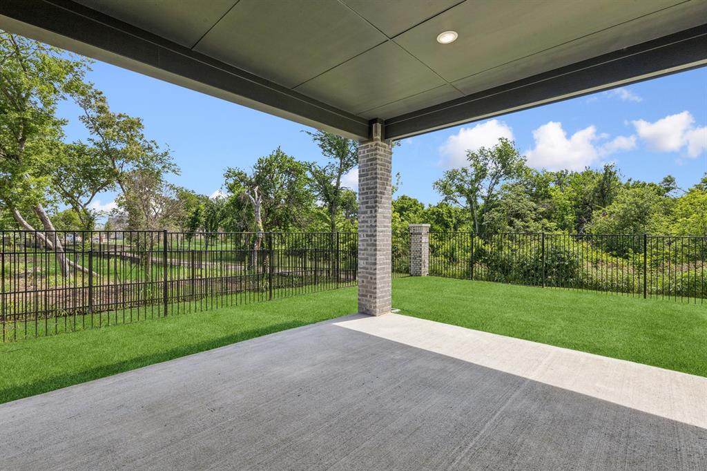 Covered Patio in the Da Vinci II home plan – REPRESENTATIVE PHOTO
