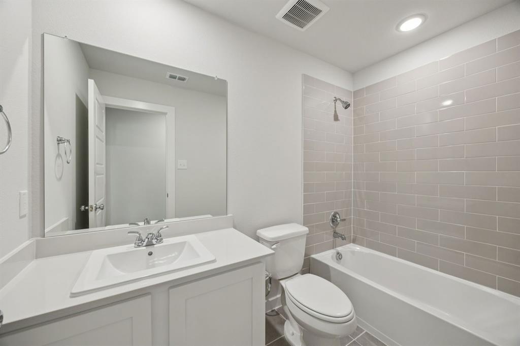 Bathroom in the Hadley home plan – REPRESENTATIVE PHOTO