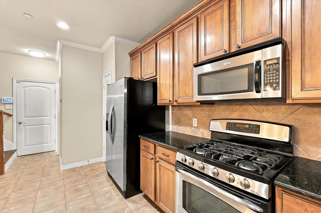 Love to cook? Enjoy a gas range, a refrigerator that stays, and a convenient pantry to keep everything organized.