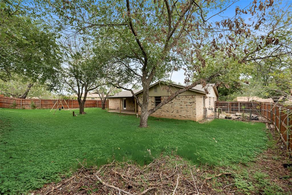 300 S Cherry Lane, Granbury, TX 76048
