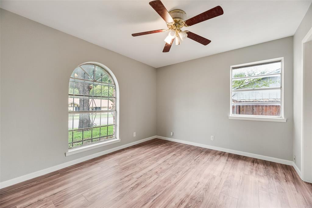 300 S Cherry Lane, Granbury, TX 76048