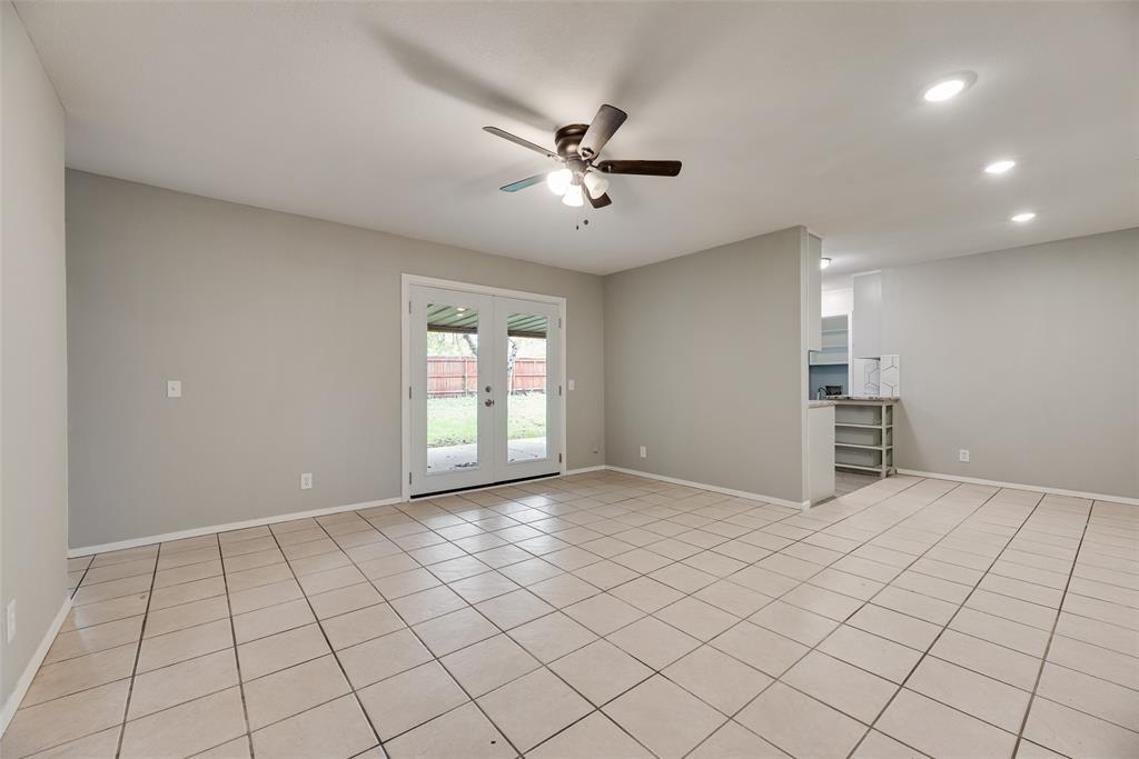 300 S Cherry Lane, Granbury, TX 76048