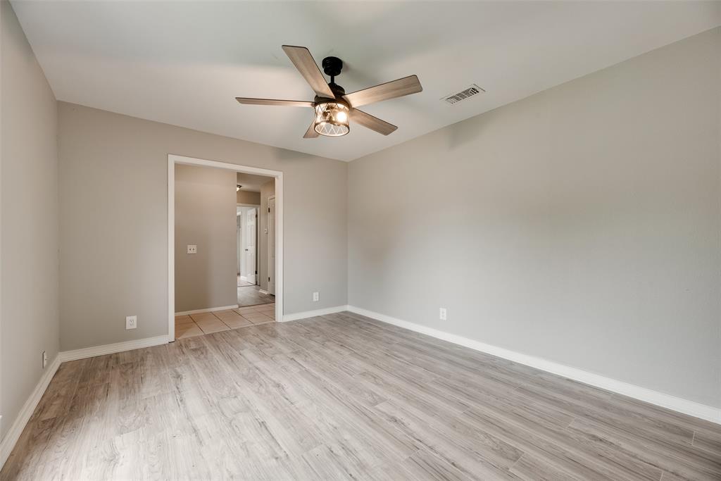 300 S Cherry Lane, Granbury, TX 76048