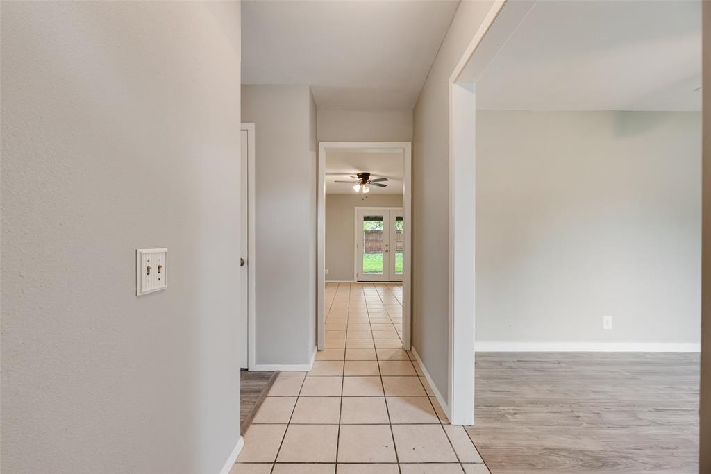 300 S Cherry Lane, Granbury, TX 76048