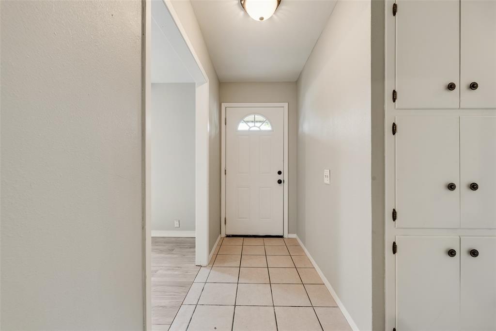 300 S Cherry Lane, Granbury, TX 76048