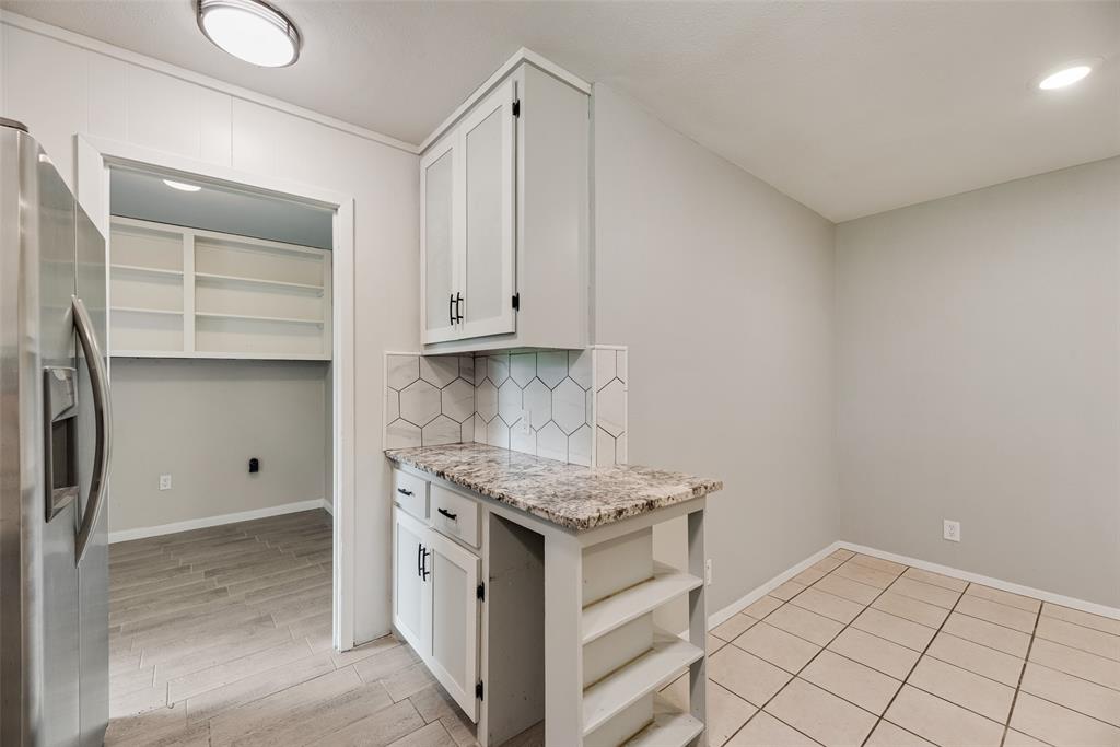 300 S Cherry Lane, Granbury, TX 76048